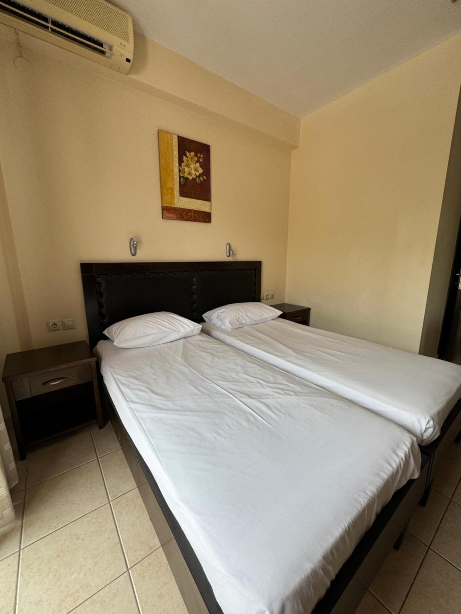 Ino Luxury Rooms Paralía Quarto foto